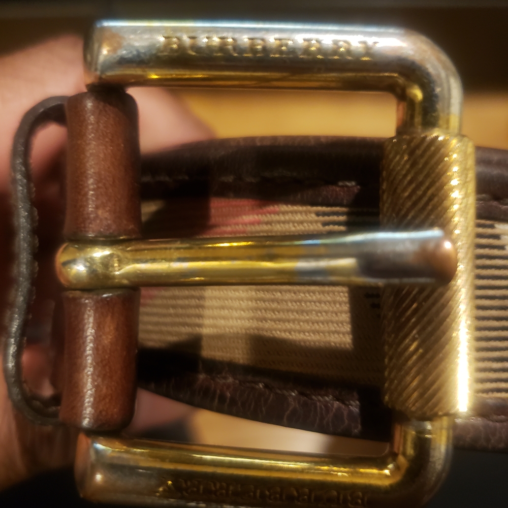 Burberry Dark Brown Belt with Gold-Tone Buckle. Size 38/95